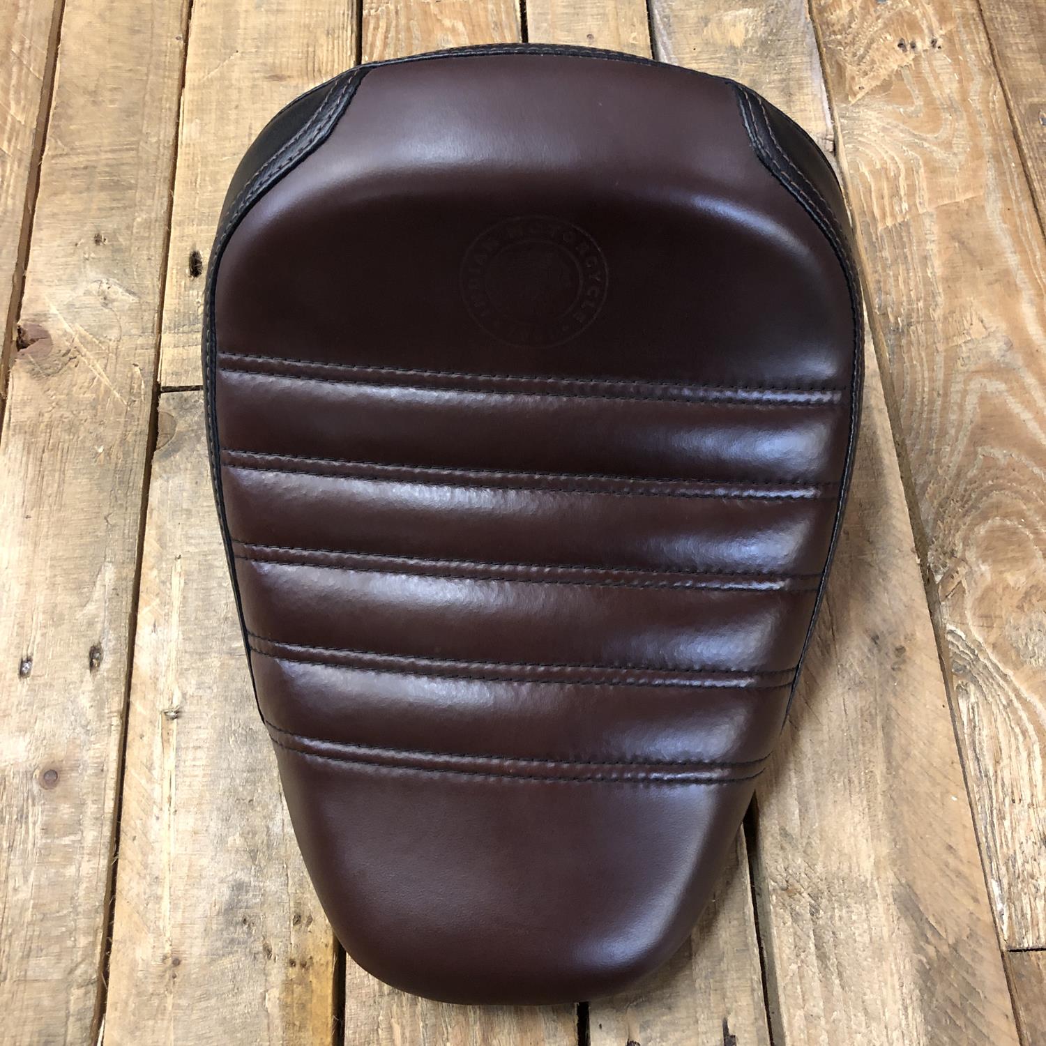 Indian Scout Bobber rider's solo seat - black & brown vinyl